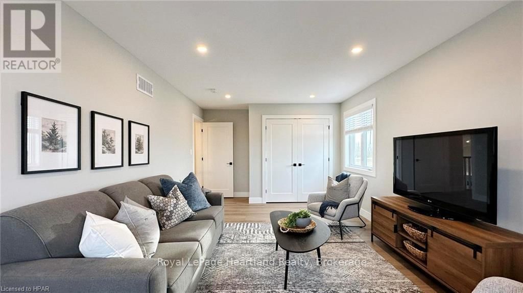 171 KINGFISHER LANE Image 30