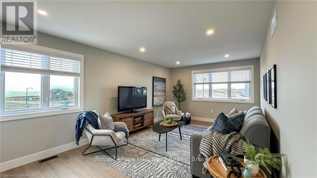 171 KINGFISHER LANE Image 31