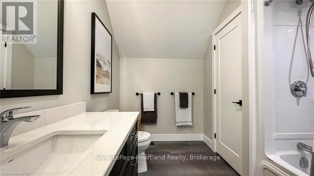 171 KINGFISHER LANE Image 34