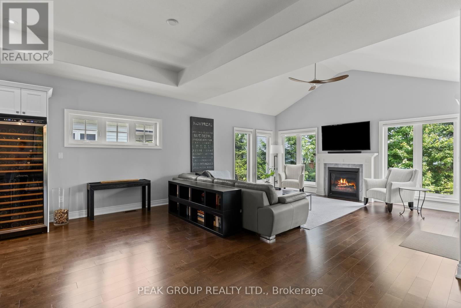 52 DERBYSHIRE DRIVE Image 16