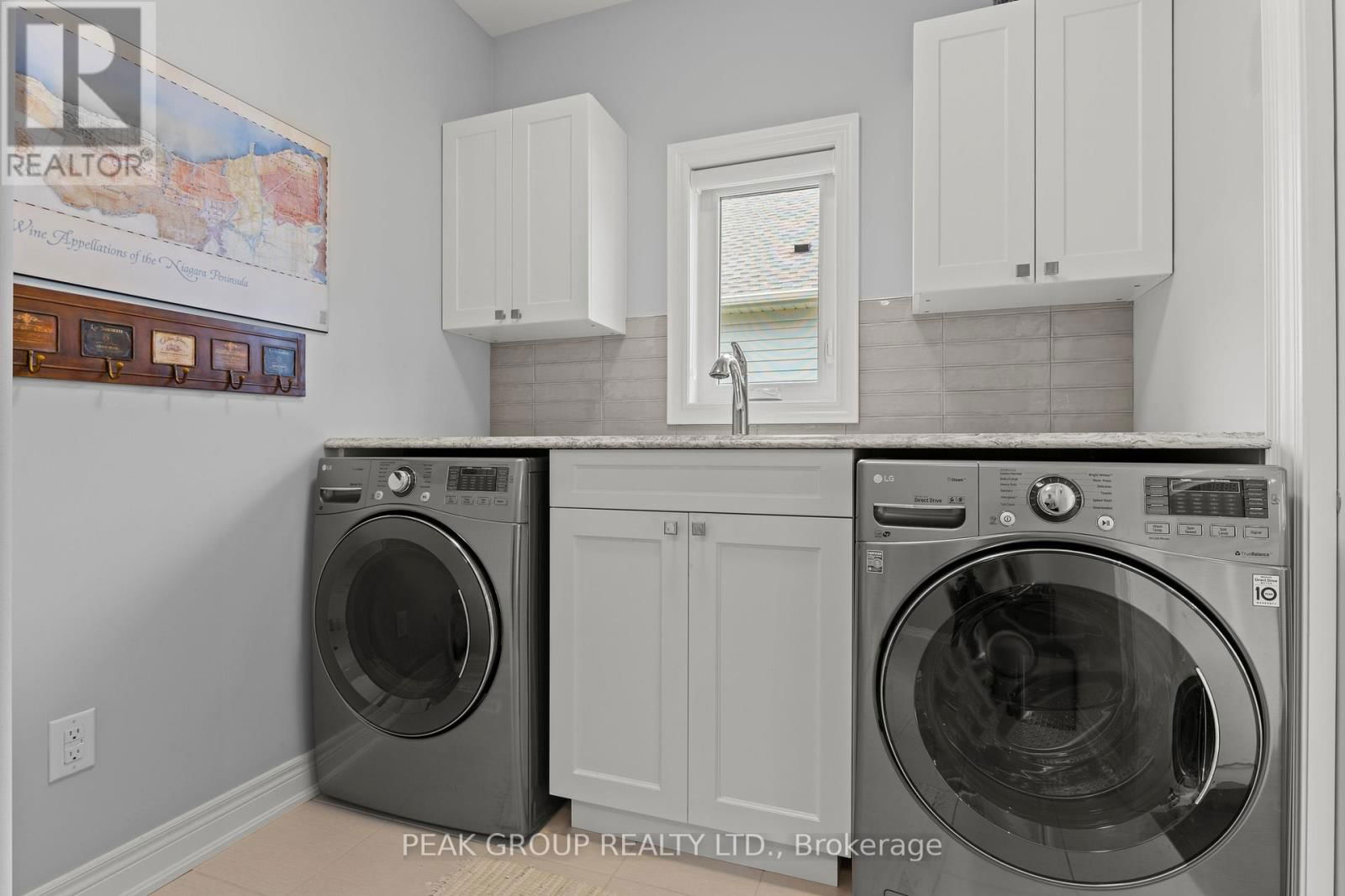 52 DERBYSHIRE DRIVE Image 32