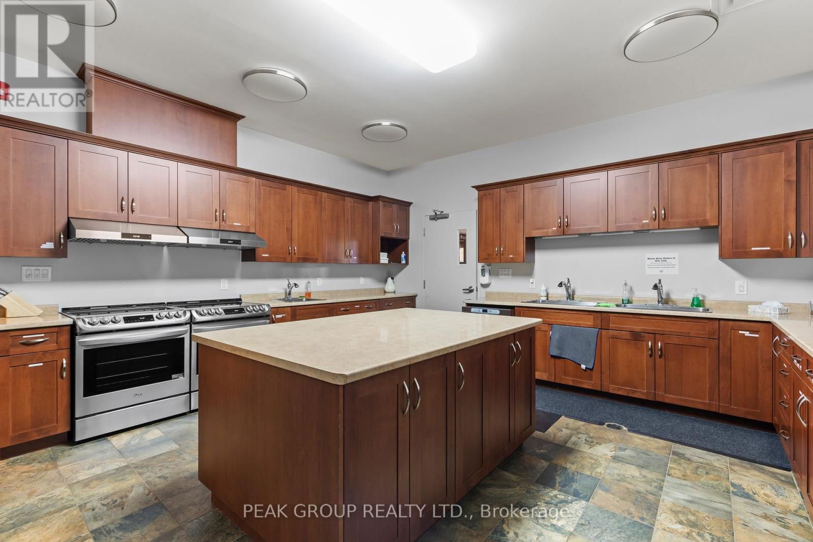 52 DERBYSHIRE DRIVE Image 46
