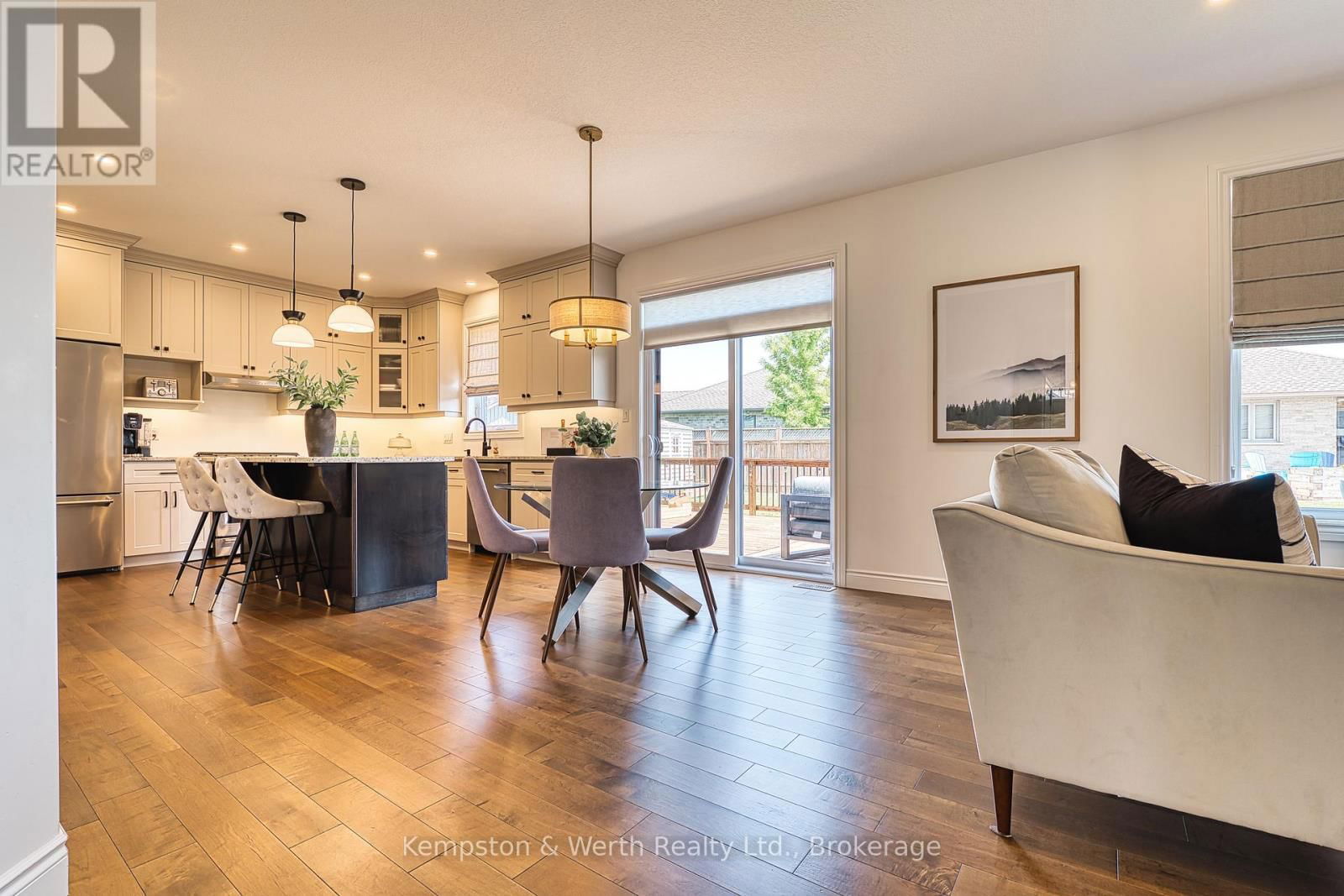 71 FORBES CRESCENT Image 11