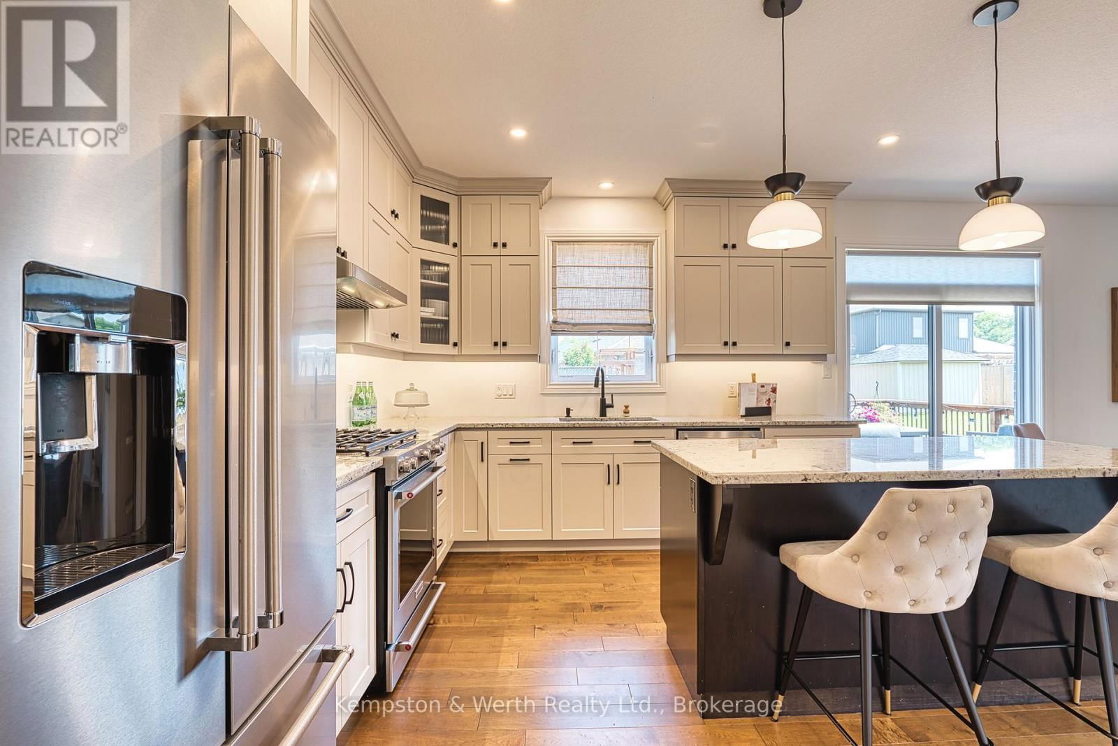 71 FORBES CRESCENT Image 16