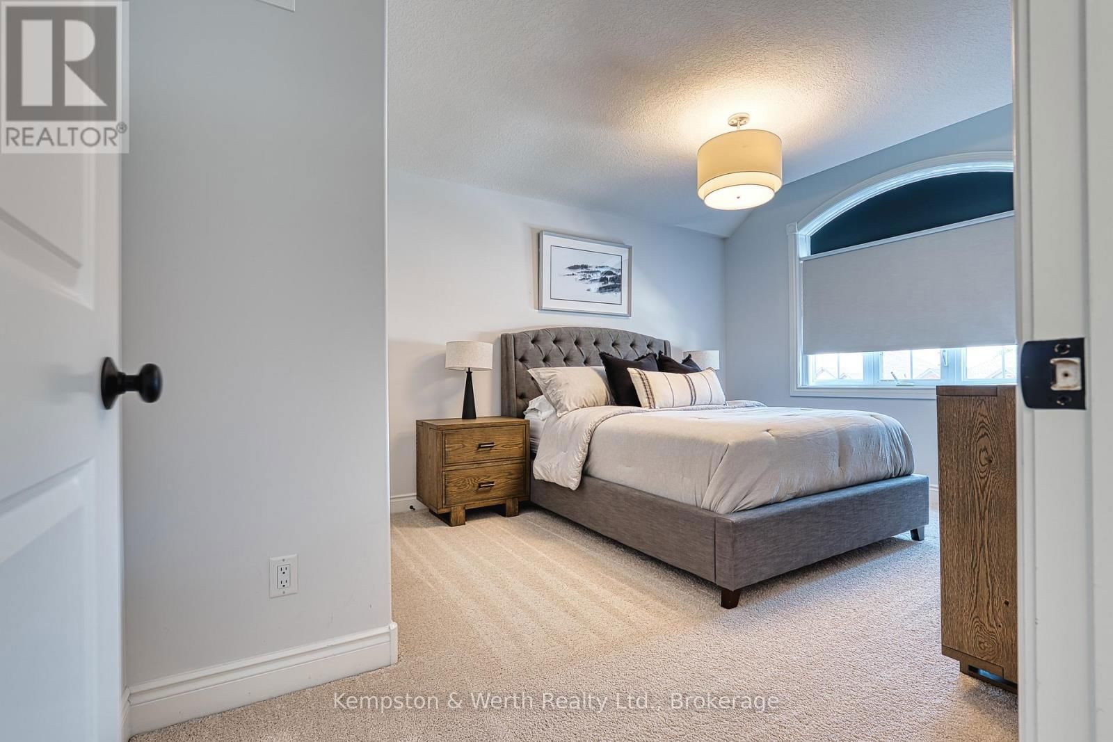 71 FORBES CRESCENT Image 23