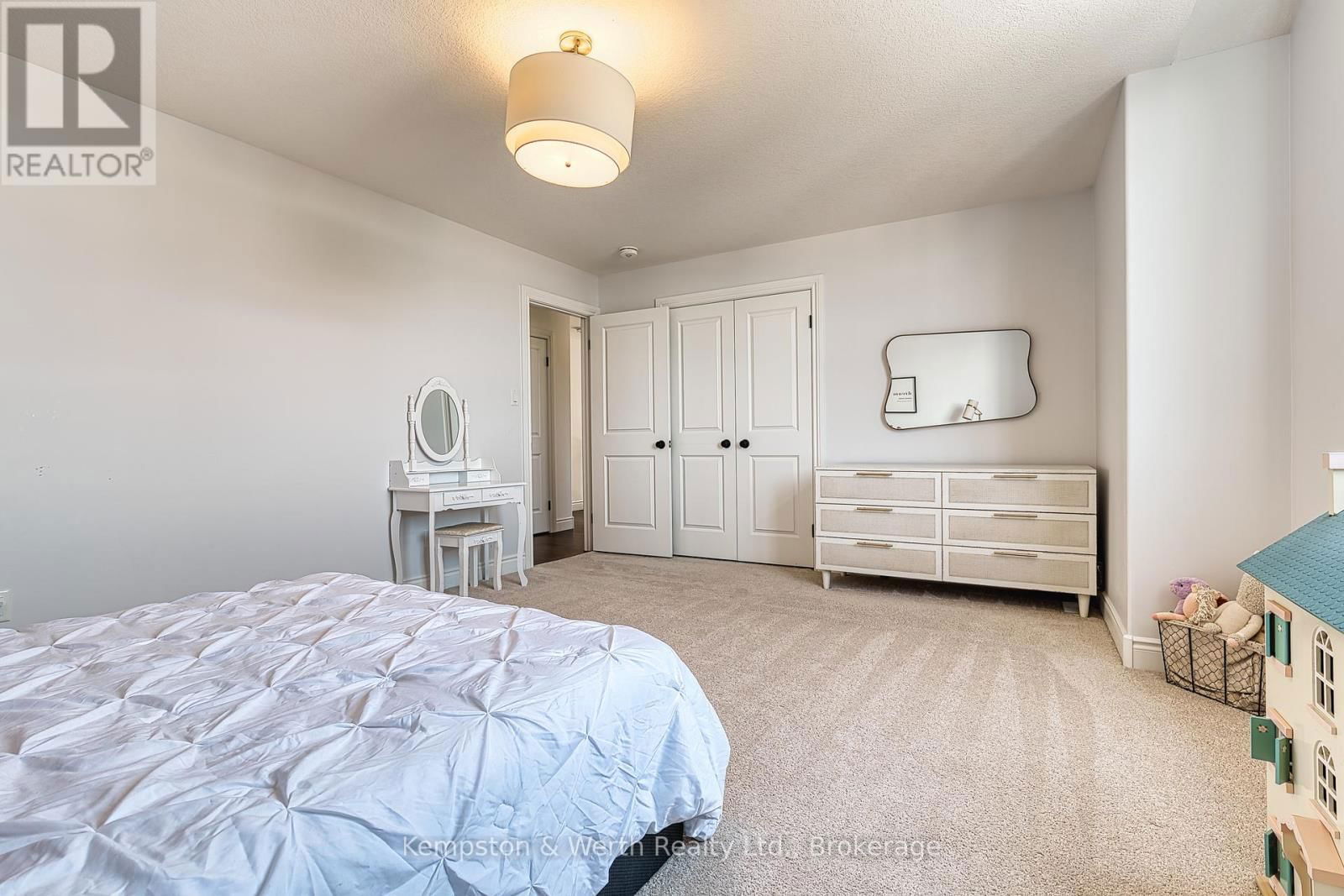 71 FORBES CRESCENT Image 27