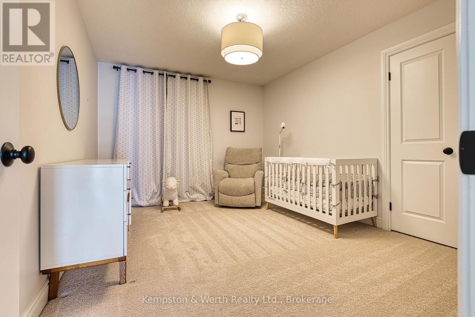 71 FORBES CRESCENT Image 28
