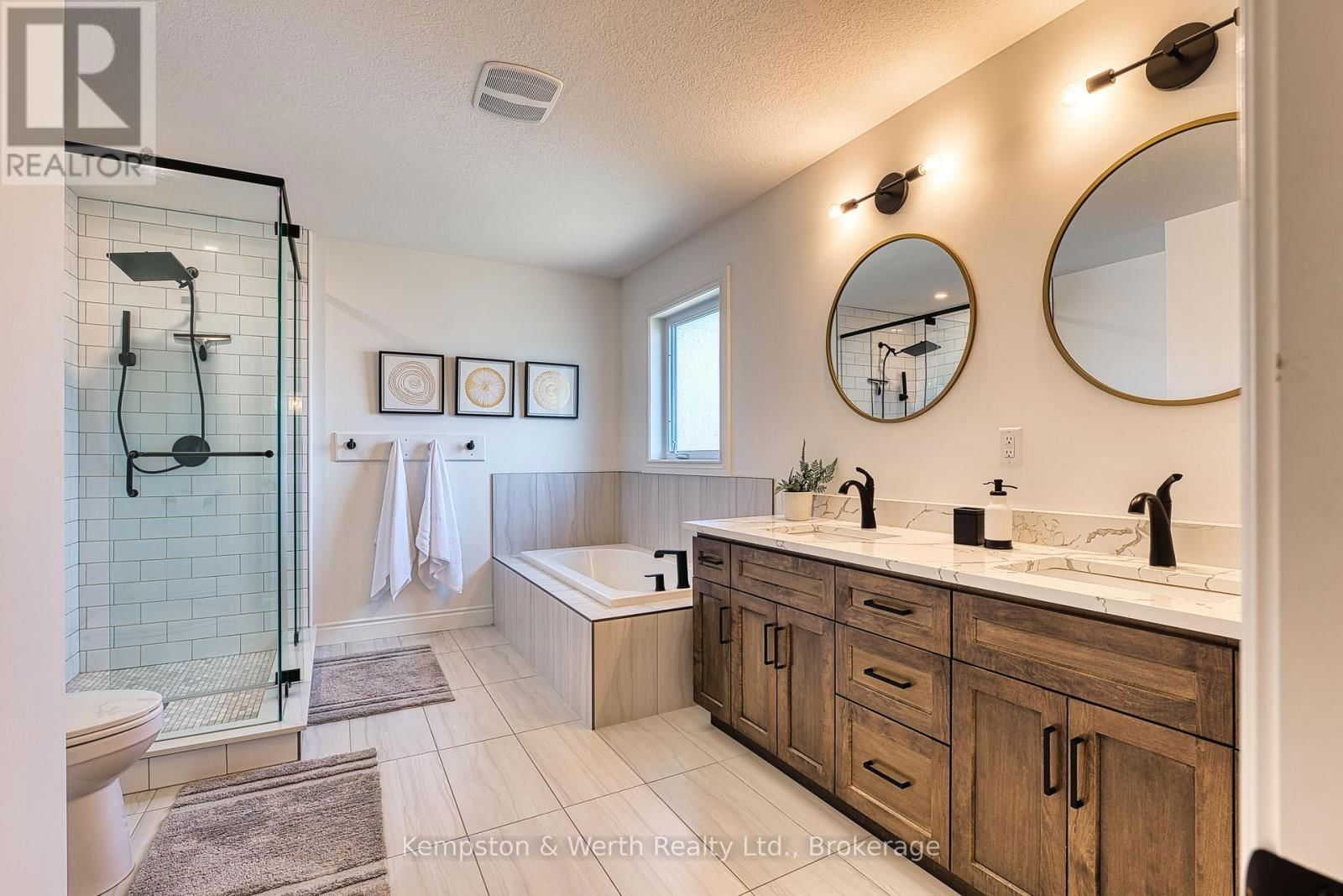 71 FORBES CRESCENT Image 32