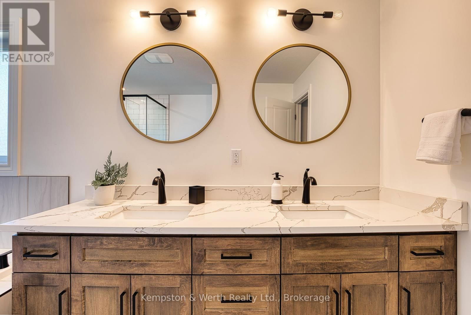 71 FORBES CRESCENT Image 35