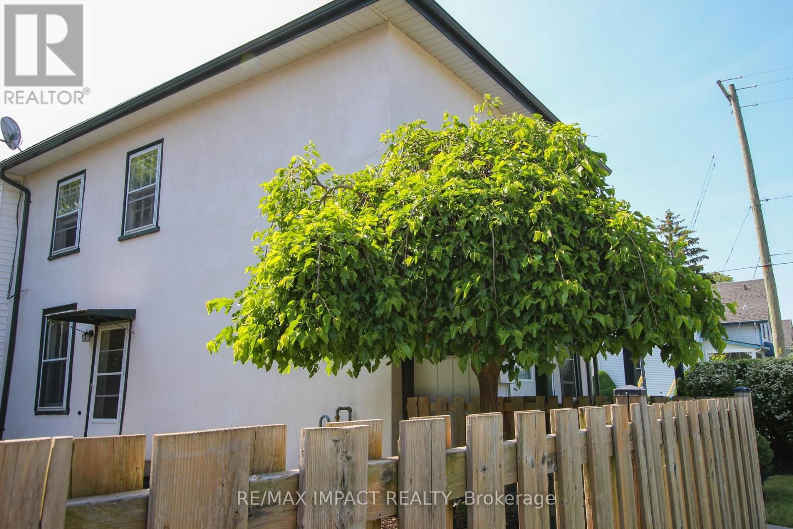 439 DIVISION STREET Image 32