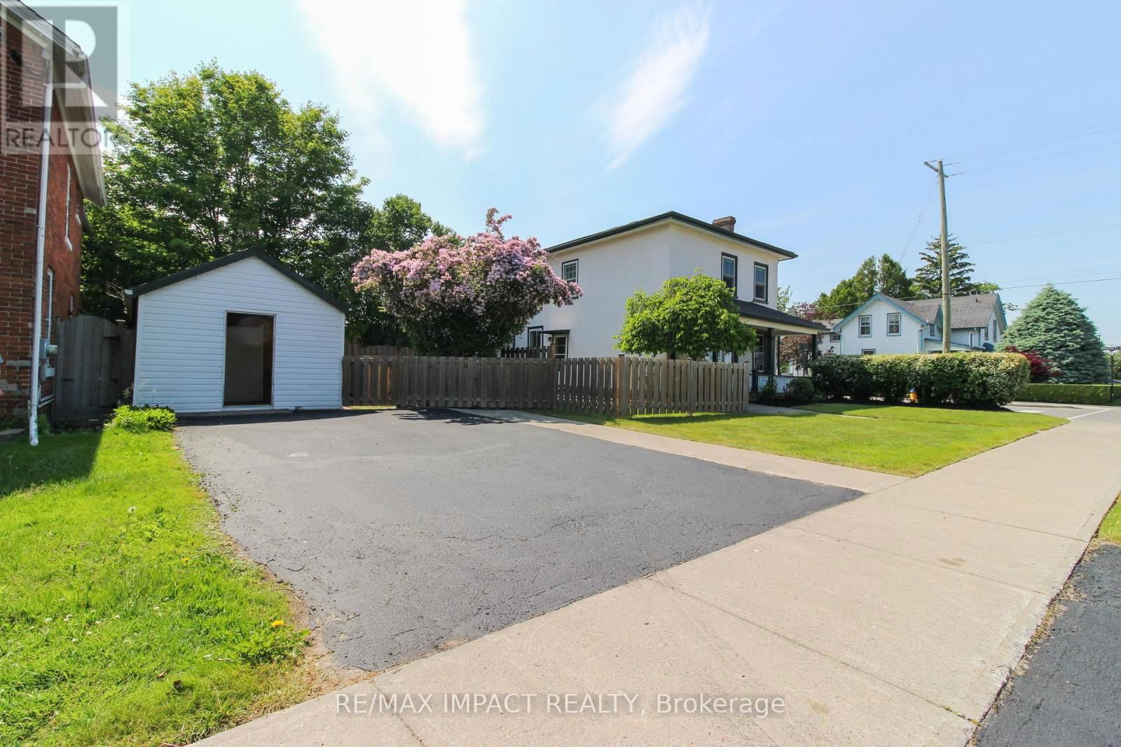 439 DIVISION STREET Image 33