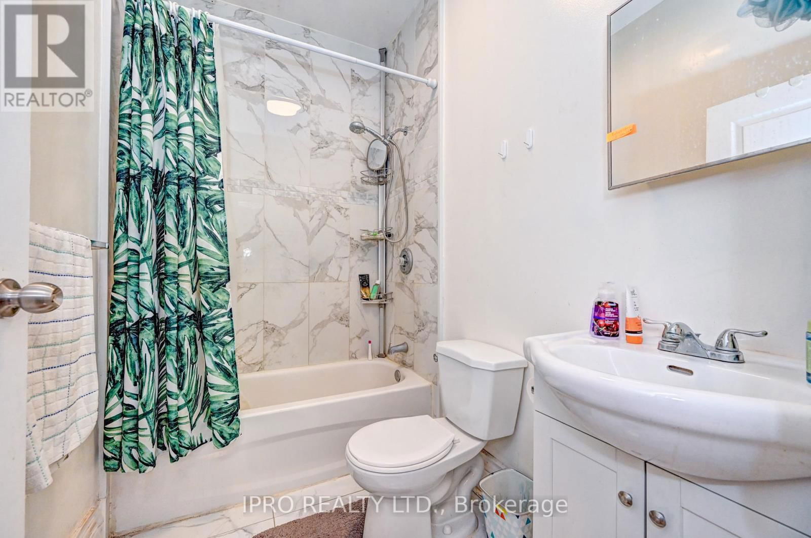 15 AINSLIE STREET NORTH Image 15