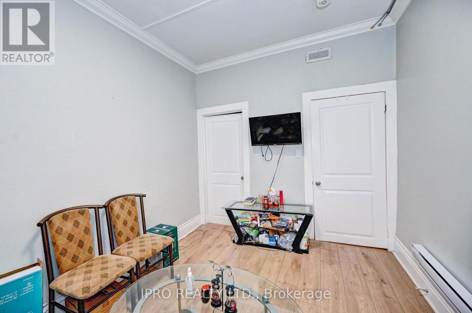 15 AINSLIE STREET NORTH Image 17