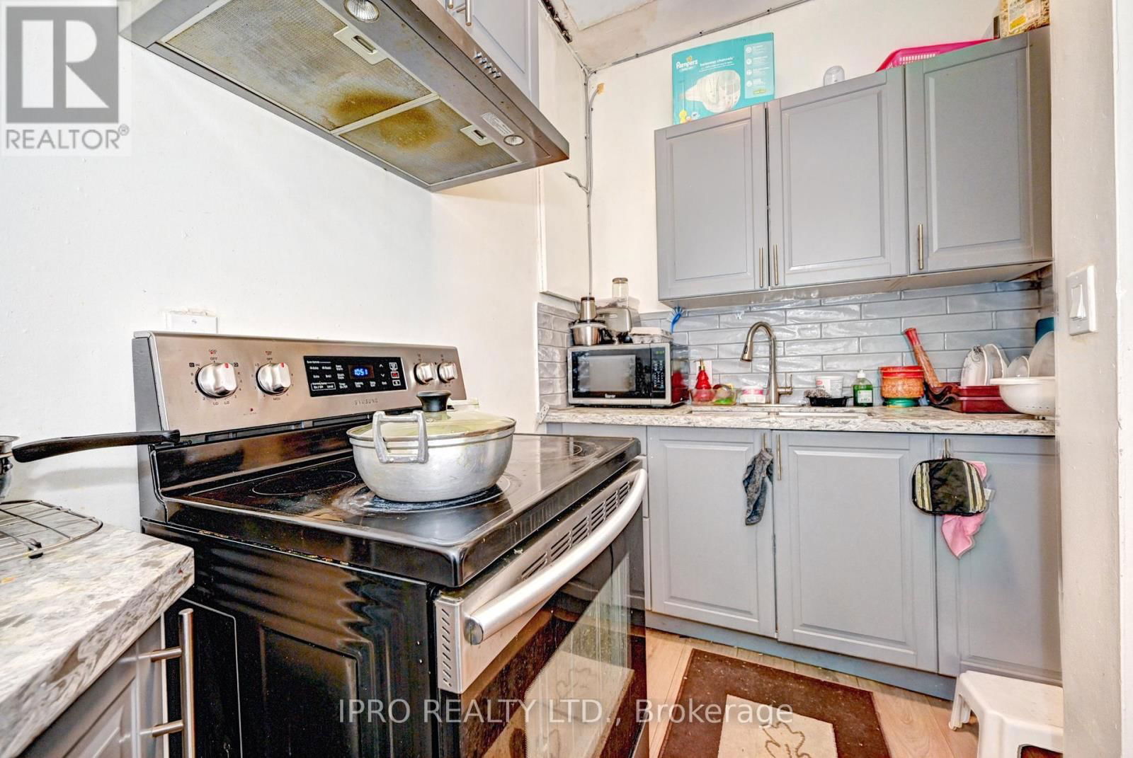 15 AINSLIE STREET NORTH Image 21