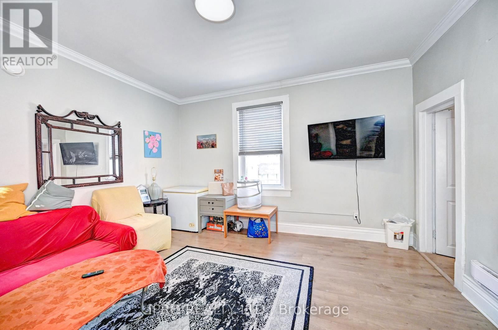 15 AINSLIE STREET NORTH Image 22