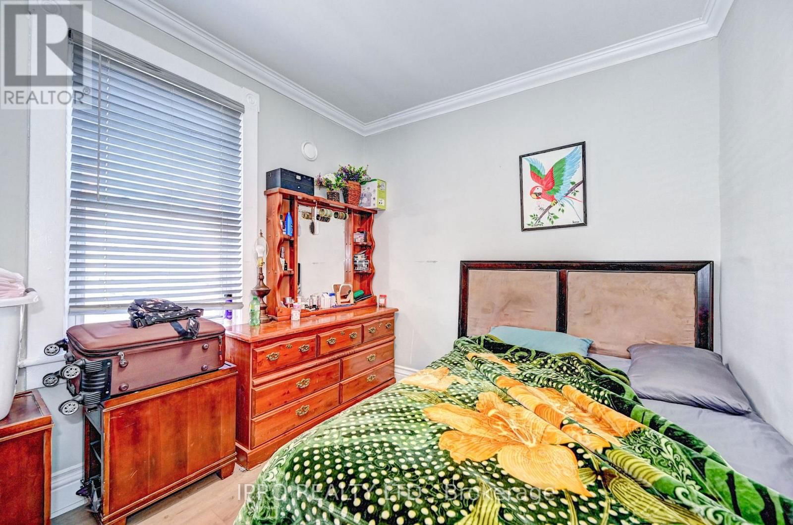 15 AINSLIE STREET NORTH Image 25