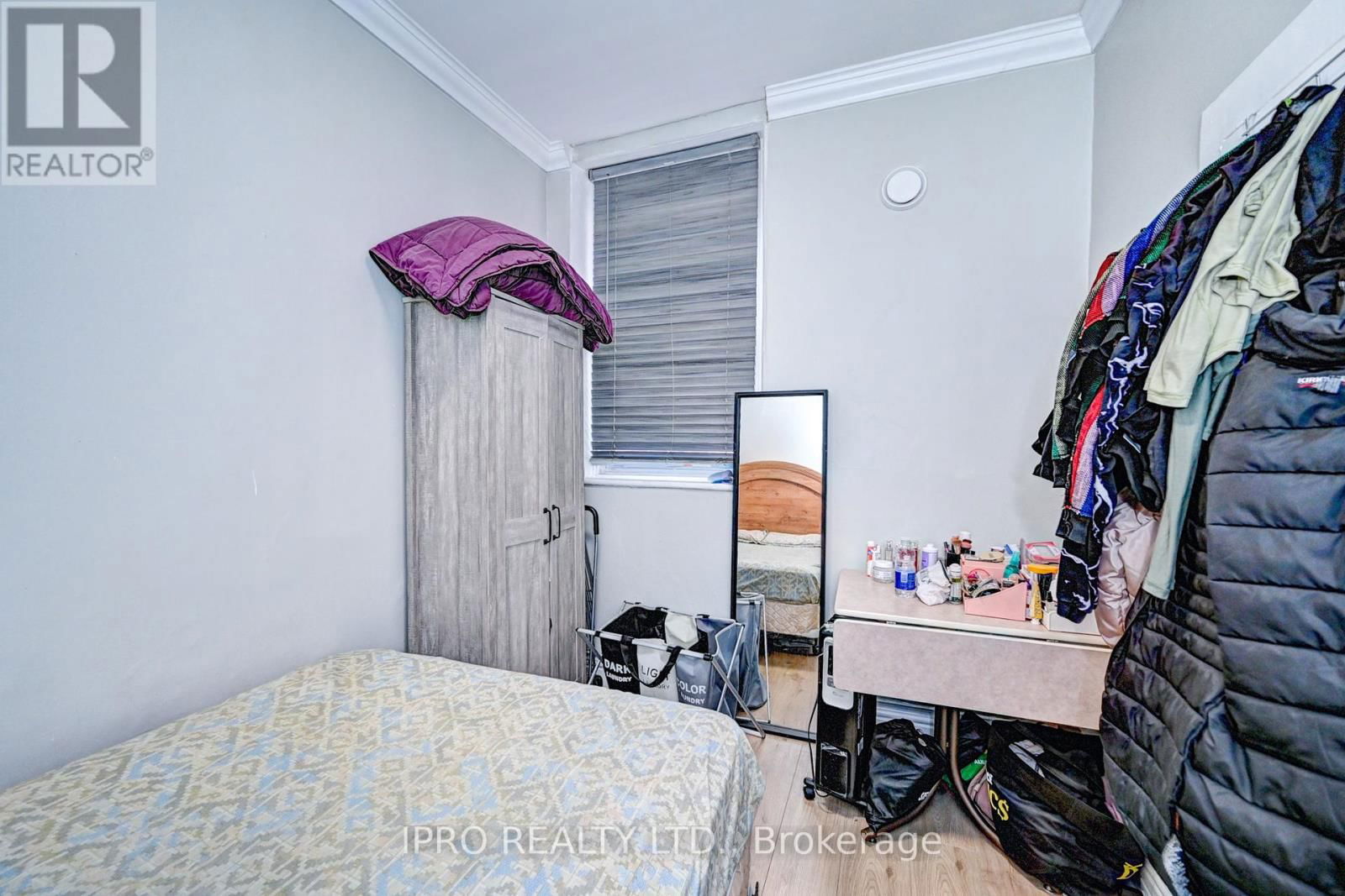 15 AINSLIE STREET NORTH Image 9