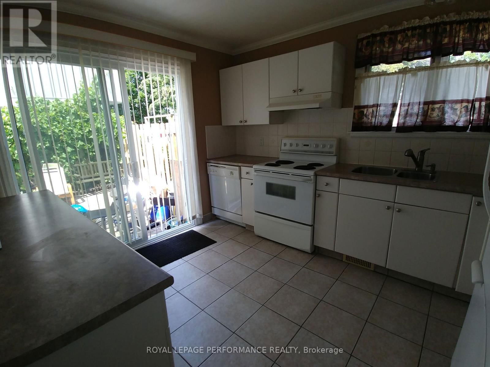 63 - 2063 JASMINE CRESCENT Image 4