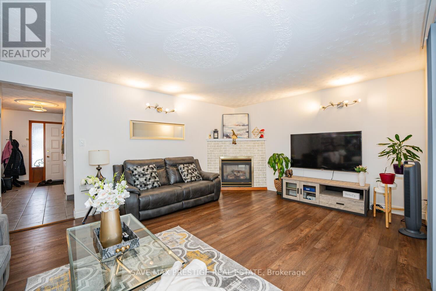 84 WIMBLETON CRESCENT Image 12