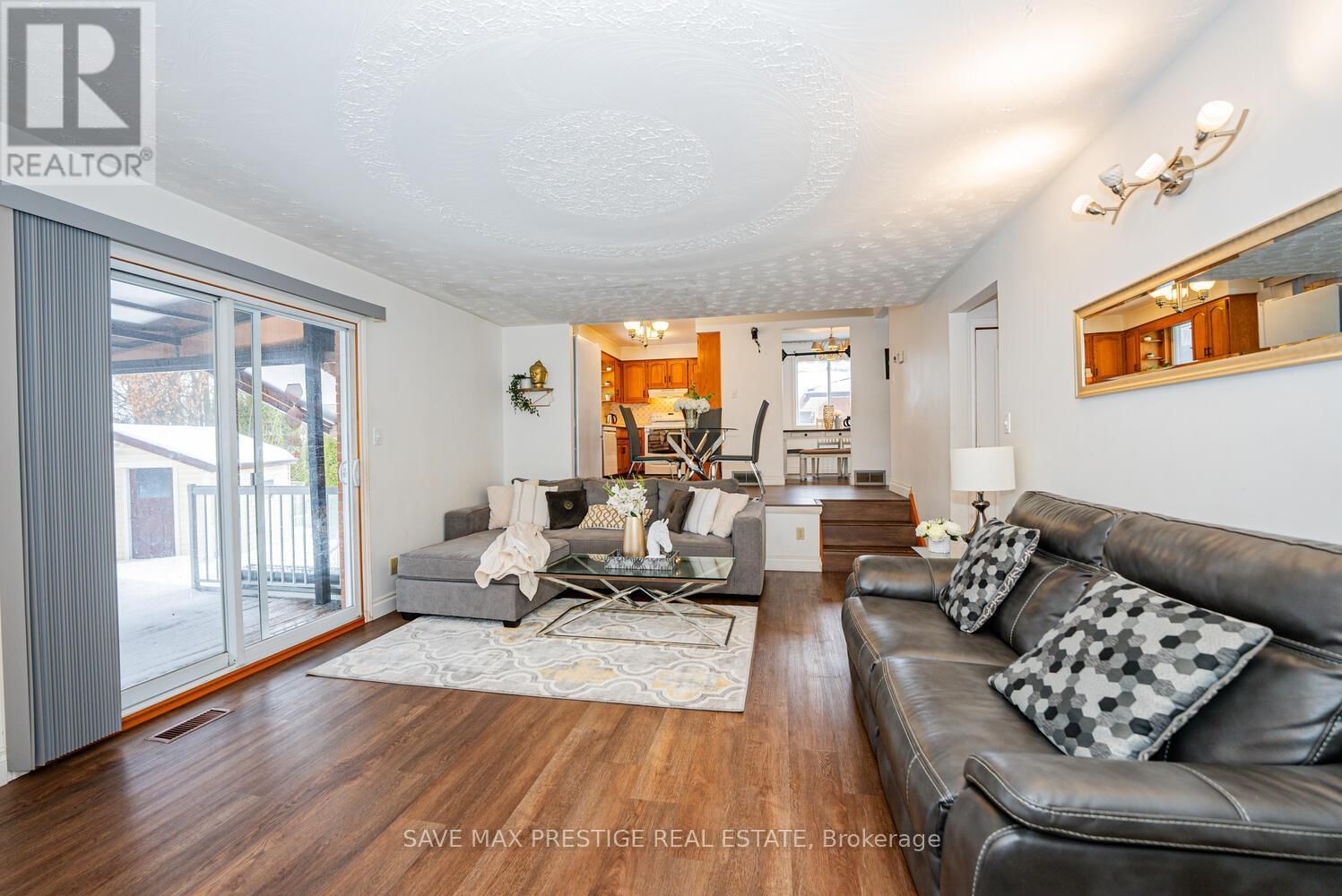 84 WIMBLETON CRESCENT Image 13