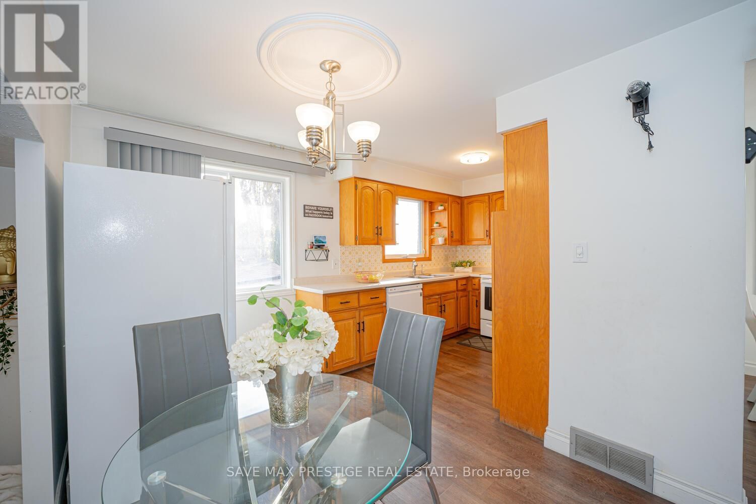 84 WIMBLETON CRESCENT Image 14