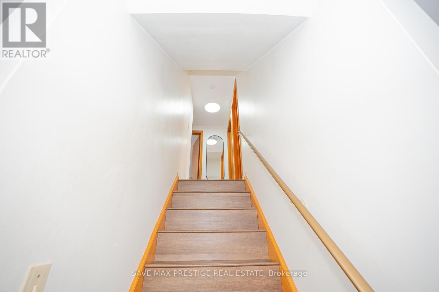 84 WIMBLETON CRESCENT Image 19