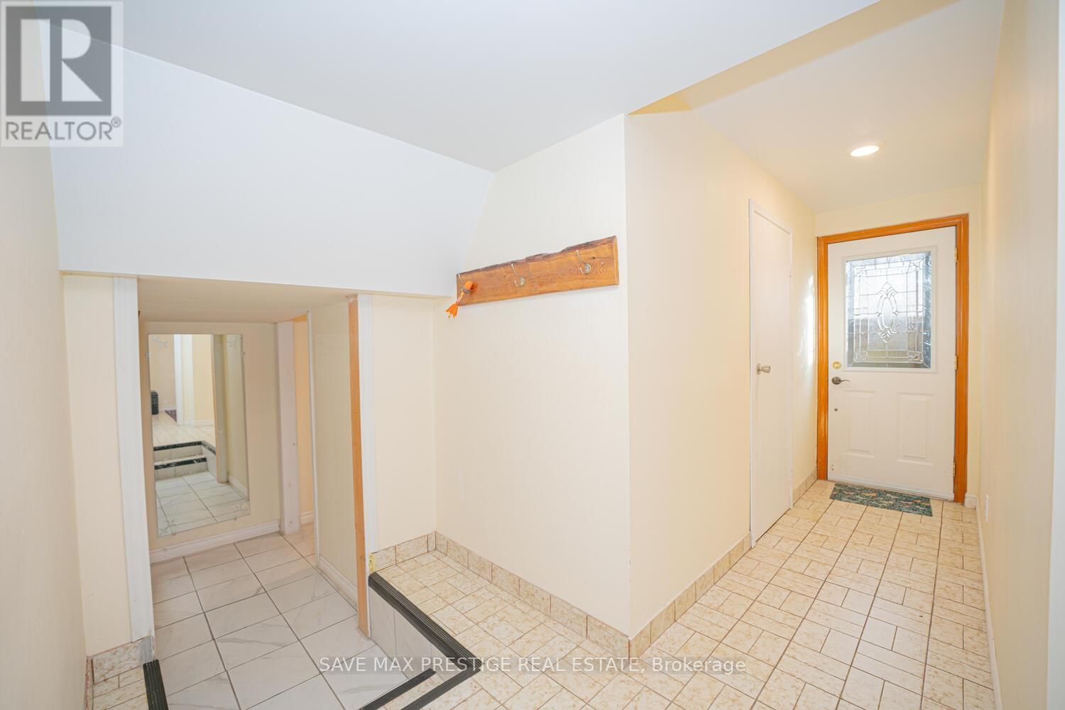84 WIMBLETON CRESCENT Image 32