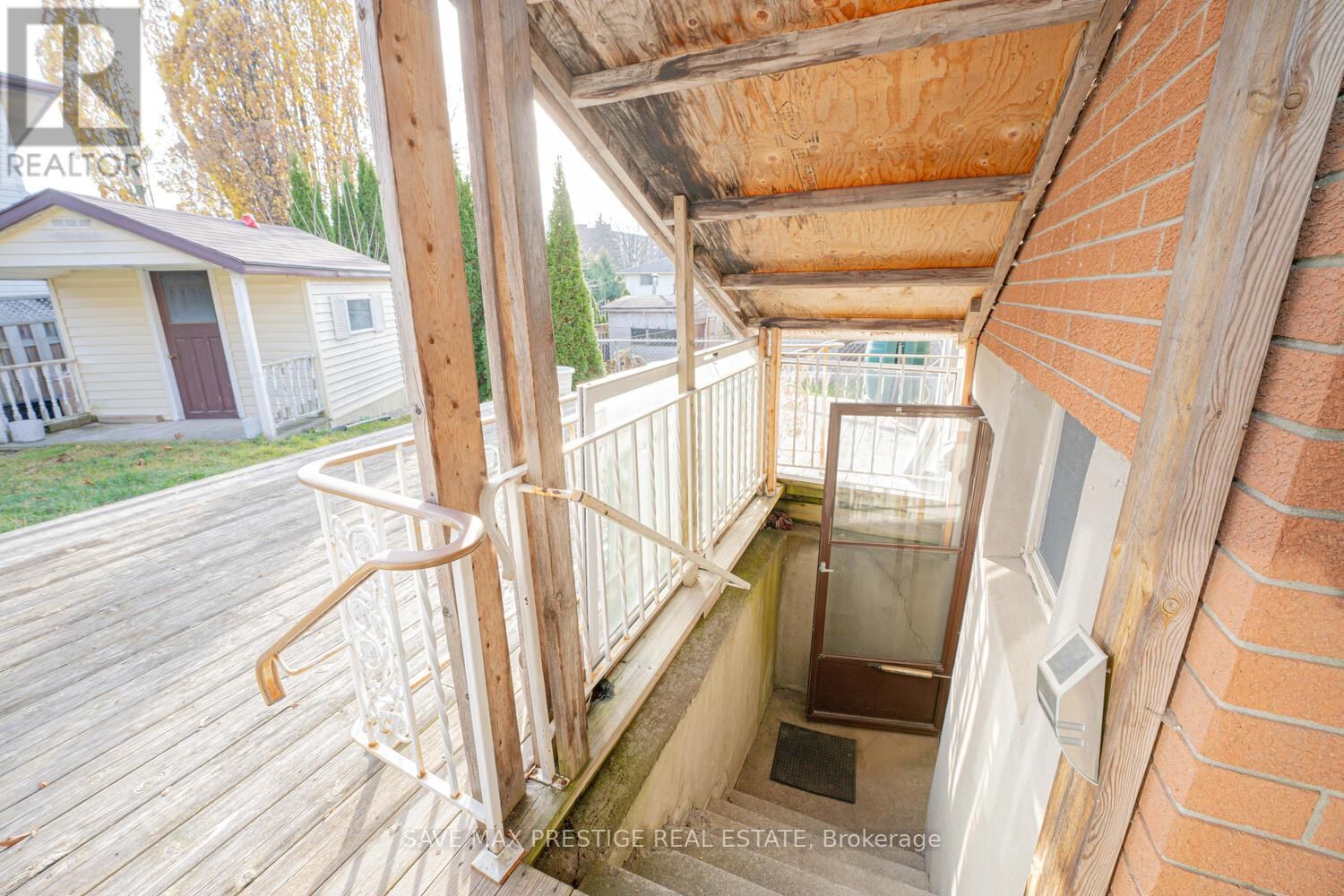 84 WIMBLETON CRESCENT Image 36