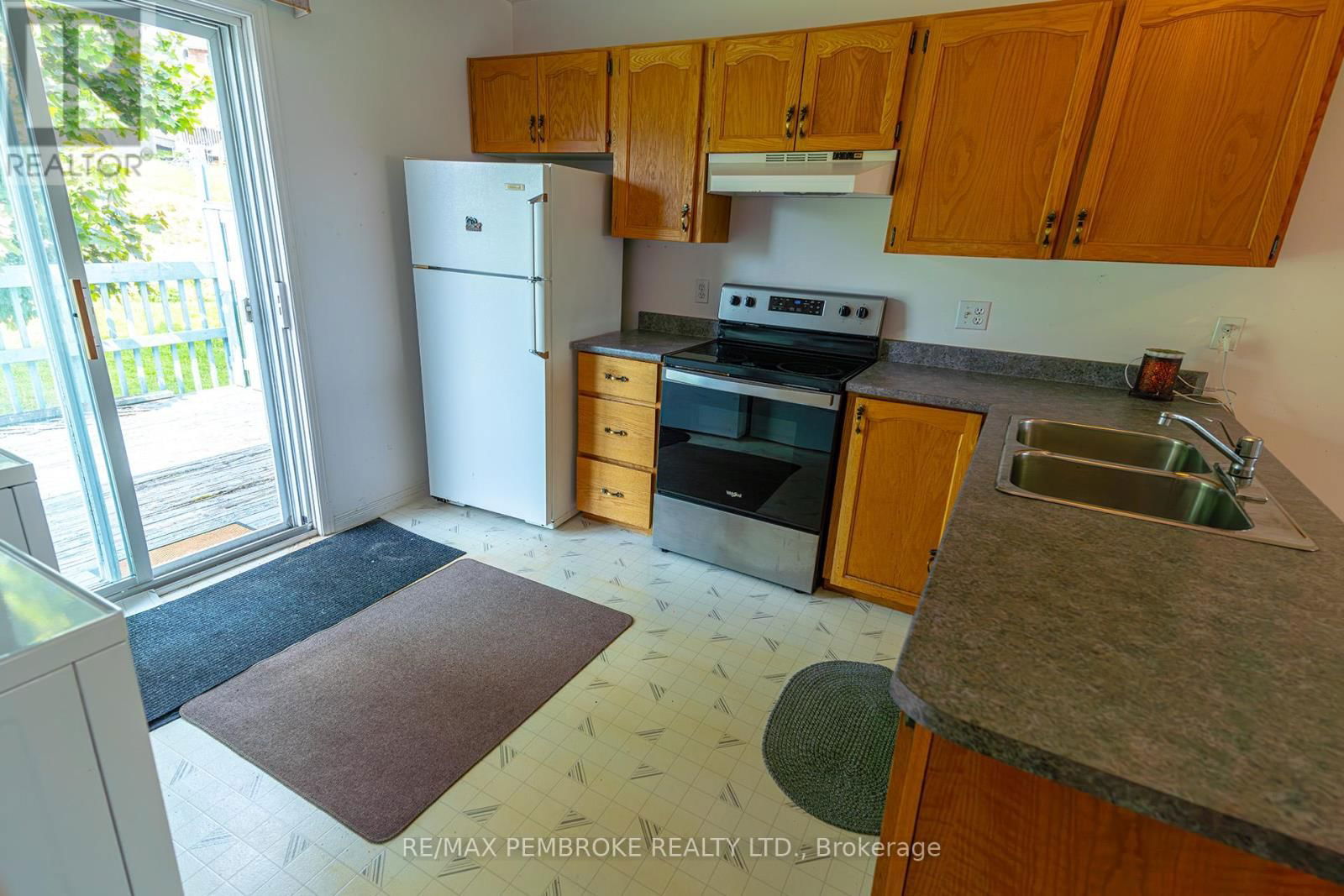 324 MATHESON DRIVE Image 10