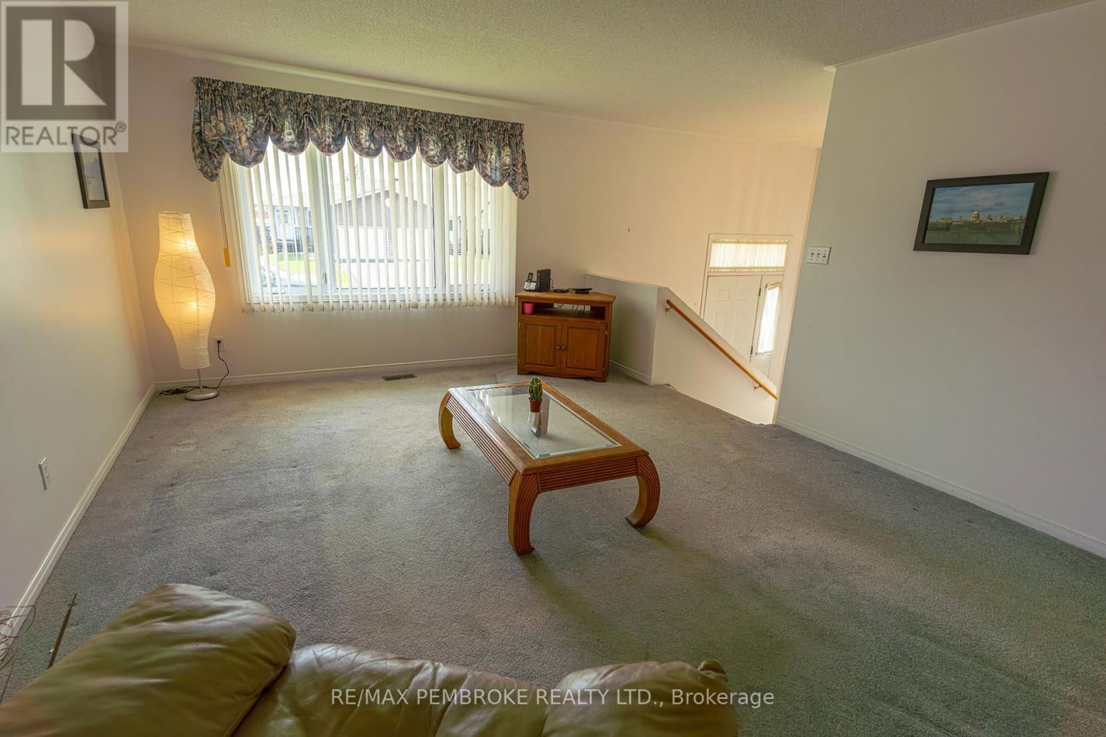 324 MATHESON DRIVE Image 8