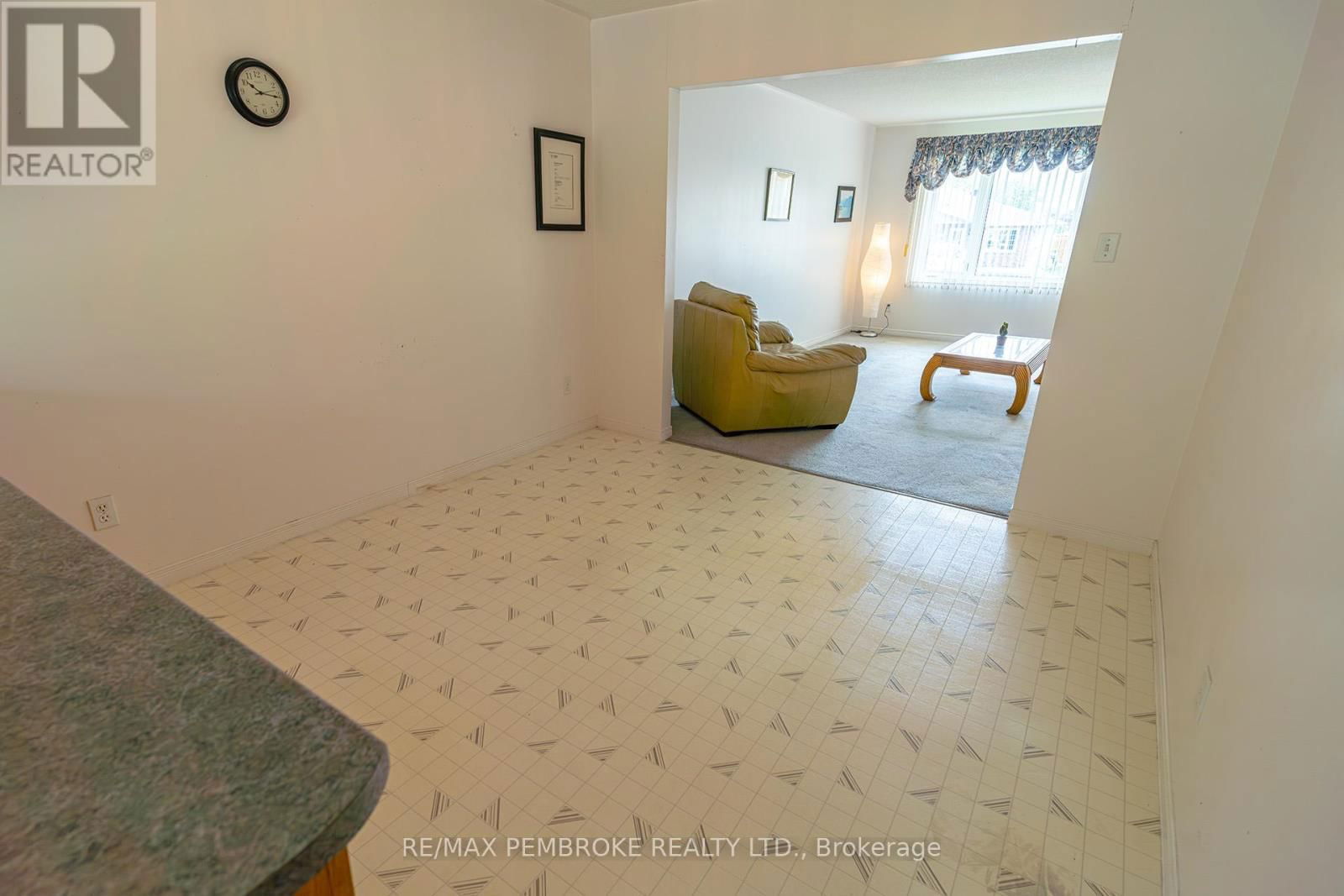 324 MATHESON DRIVE Image 9