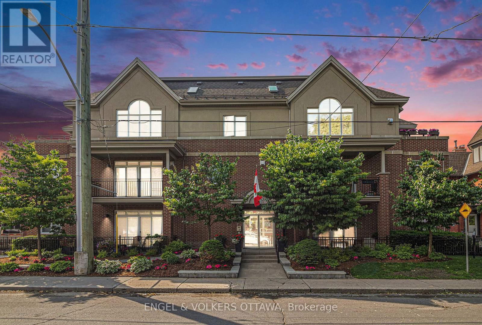 104 - 400 MCLEOD STREET Image 1