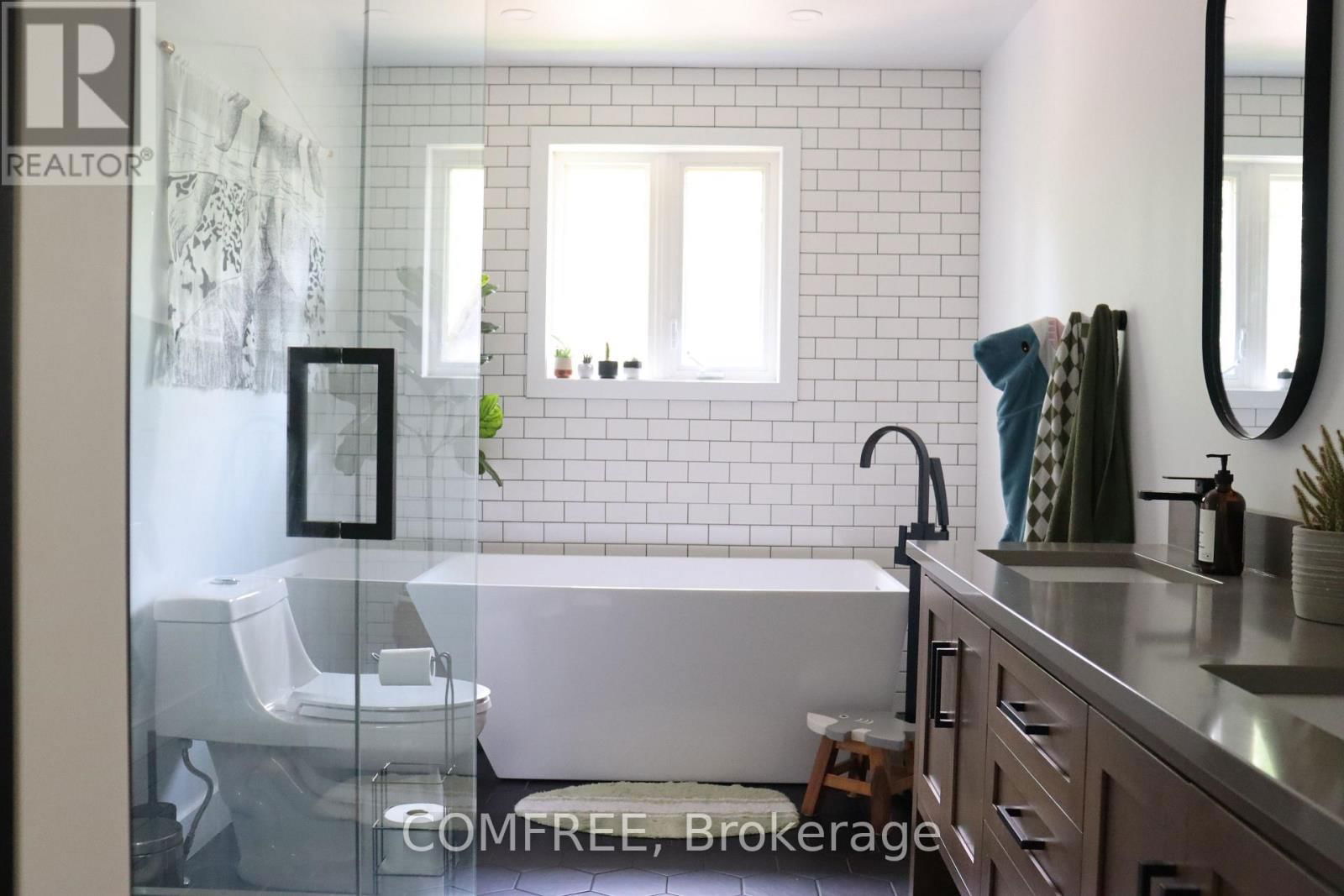 1145 DU GOLF ROAD Image 16