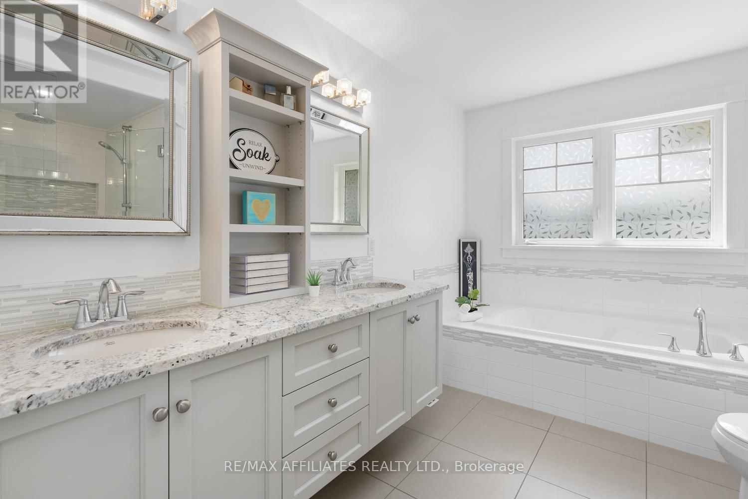 108 DENISE CRESCENT Image 31