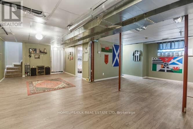 296 WOOD STREET EAST Image 20