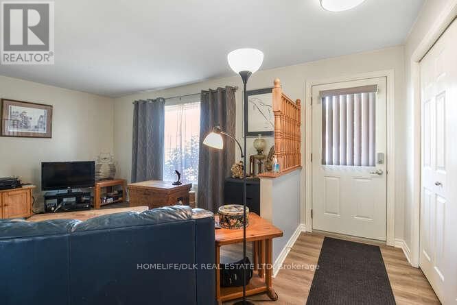 296 WOOD STREET EAST Image 5