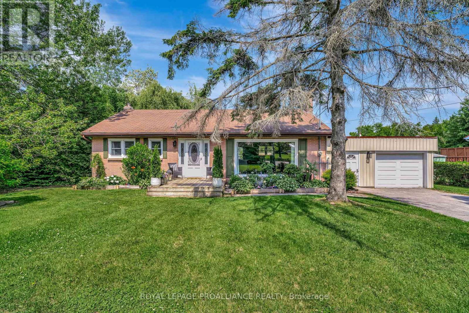 6 BAYSIDE DRIVE Image 1