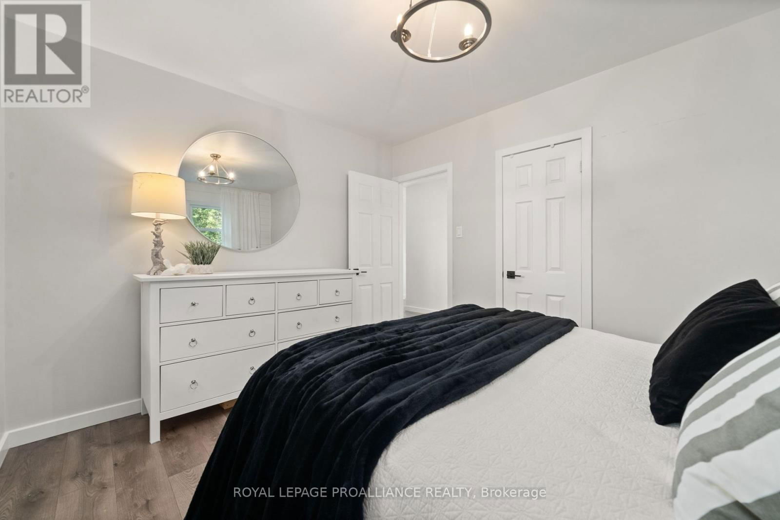 6 BAYSIDE DRIVE Image 18