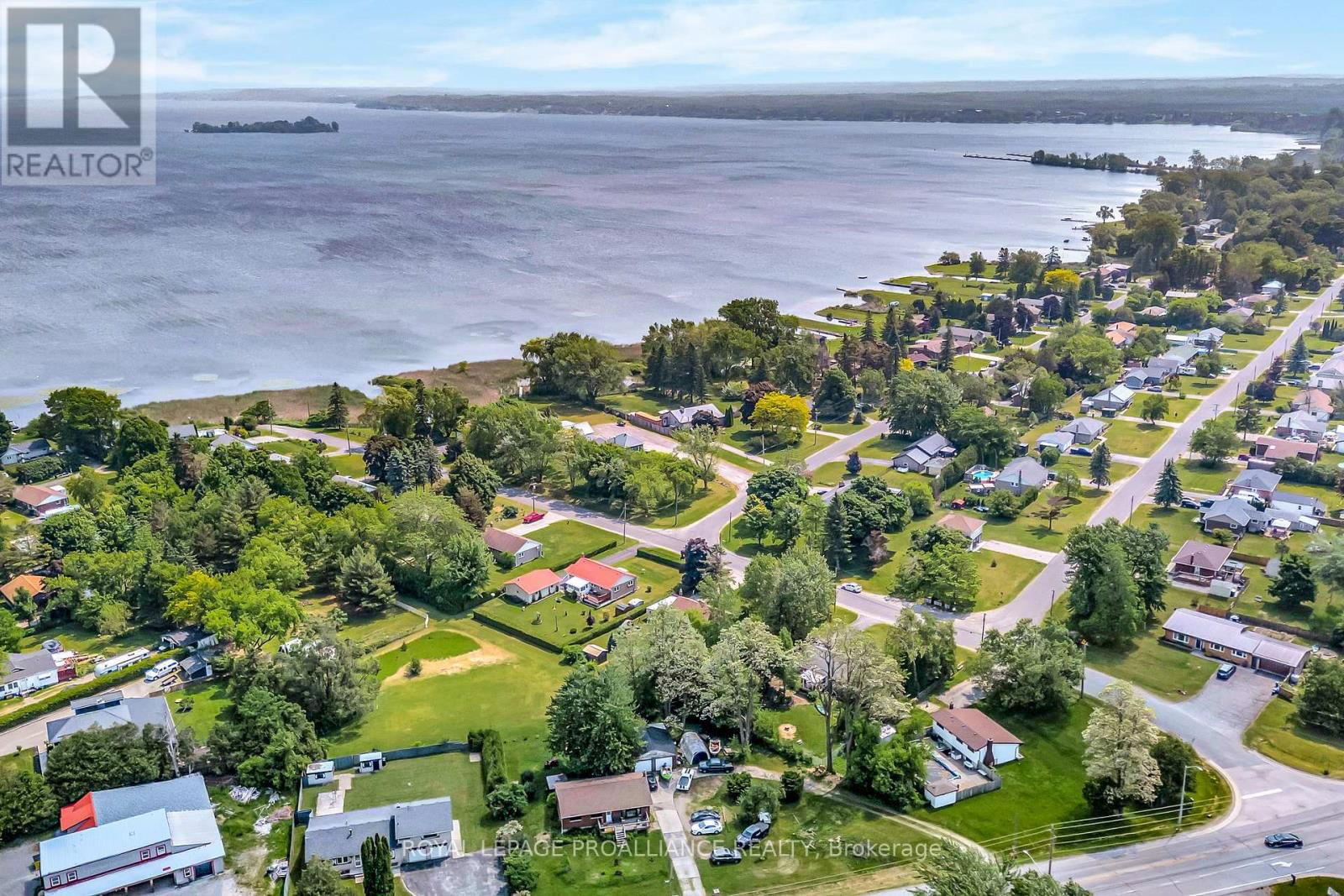 6 BAYSIDE DRIVE Image 2