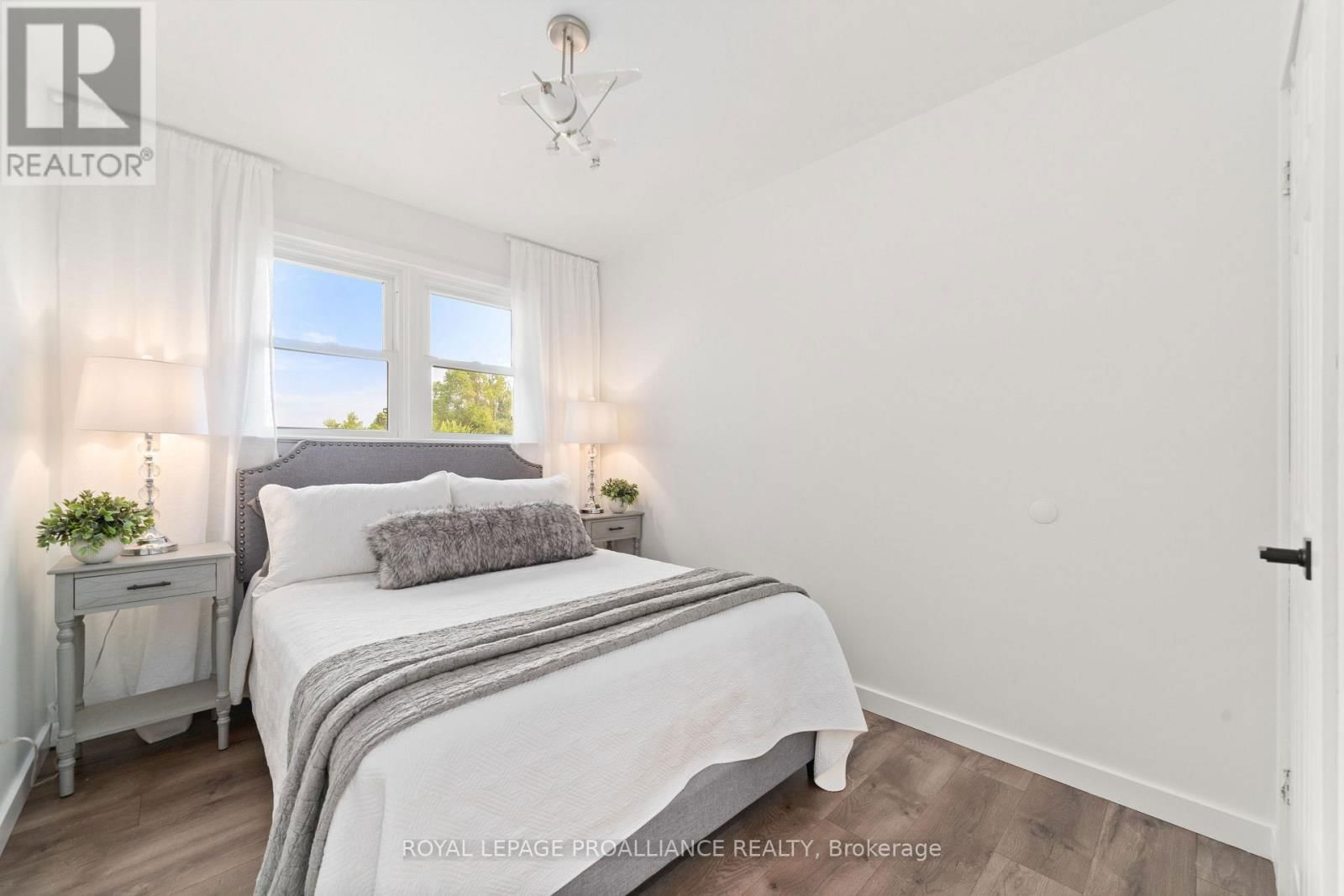 6 BAYSIDE DRIVE Image 20