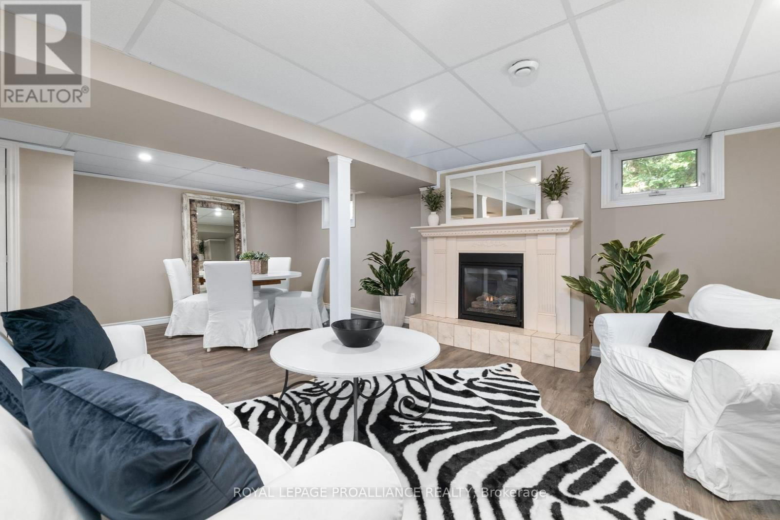 6 BAYSIDE DRIVE Image 28