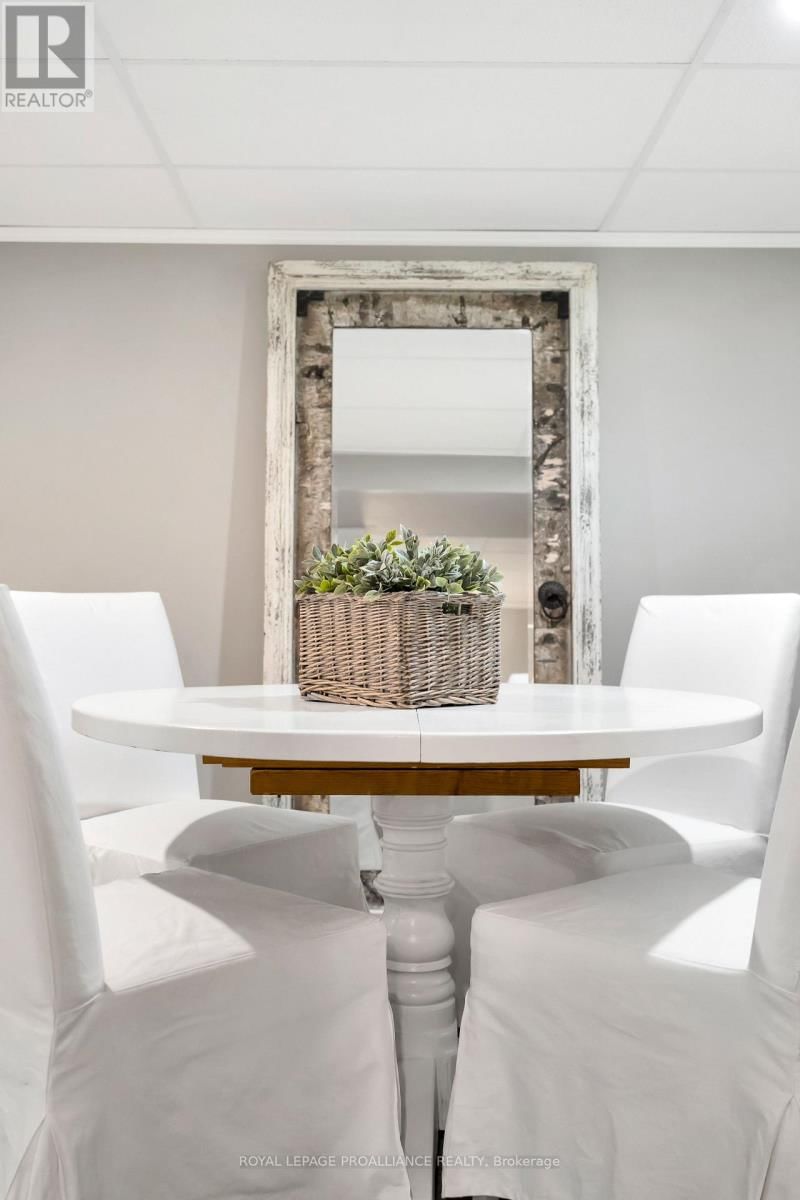 6 BAYSIDE DRIVE Image 30