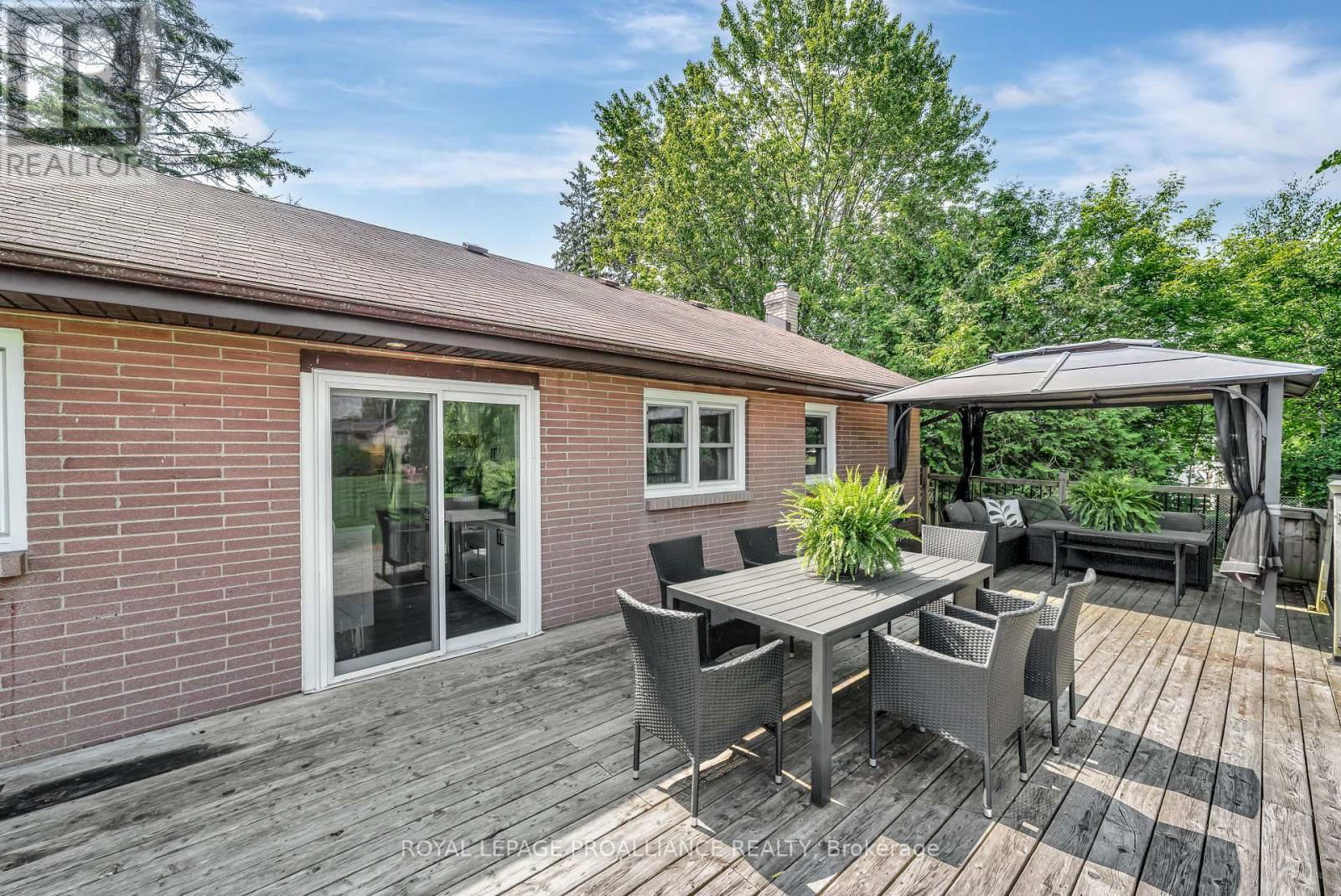 6 BAYSIDE DRIVE Image 33