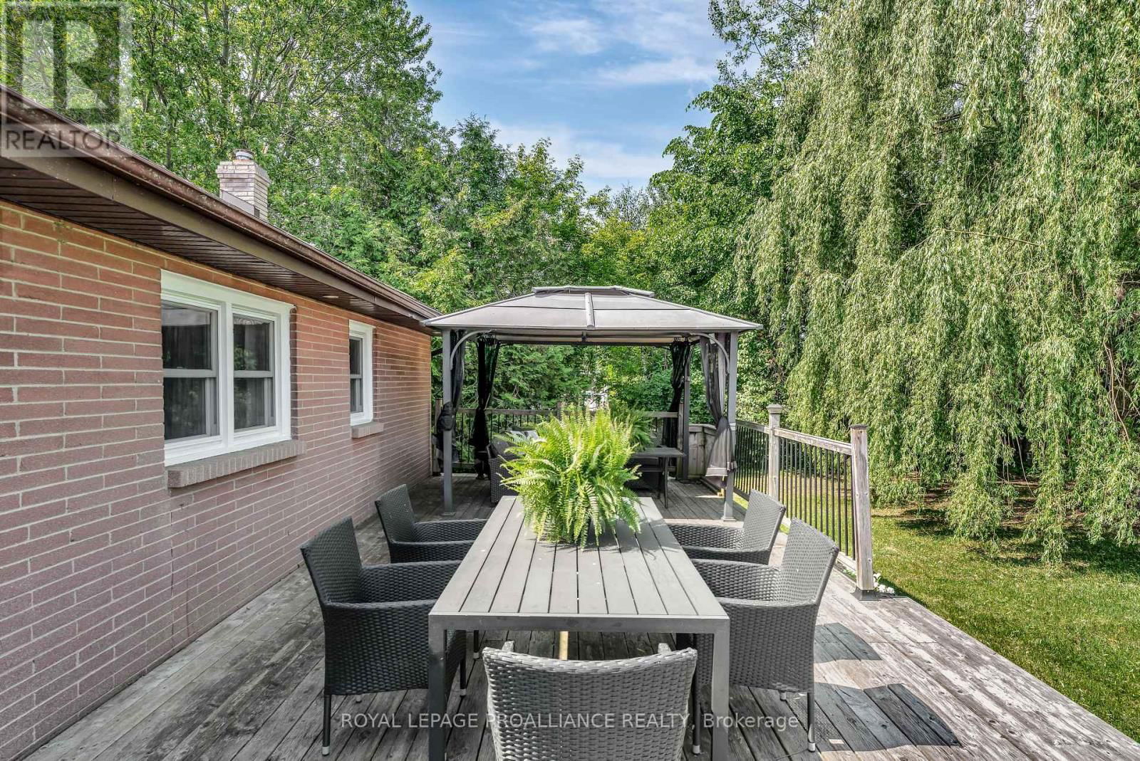 6 BAYSIDE DRIVE Image 35