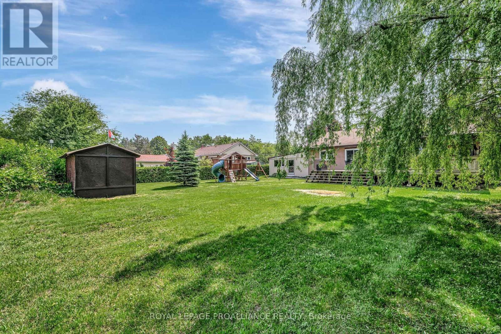 6 BAYSIDE DRIVE Image 39