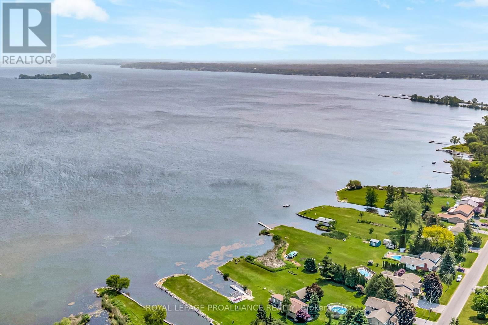 6 BAYSIDE DRIVE Image 41