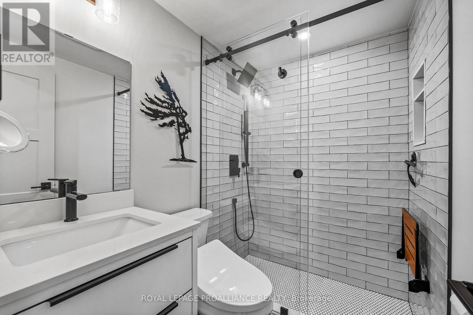 52C LODGE ROAD Image 25