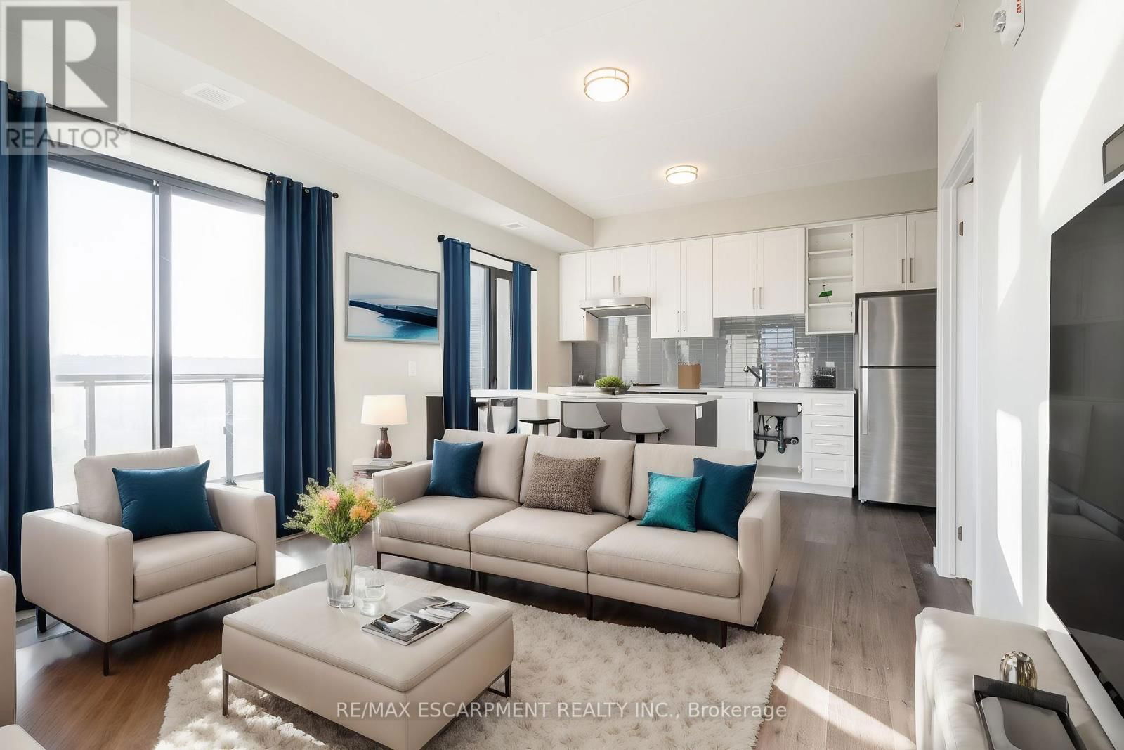 2014 - 15 QUEEN STREET SOUTH Image 1