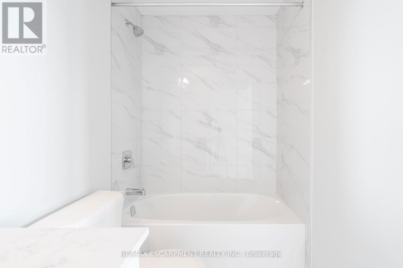 2014 - 15 QUEEN STREET SOUTH Image 11