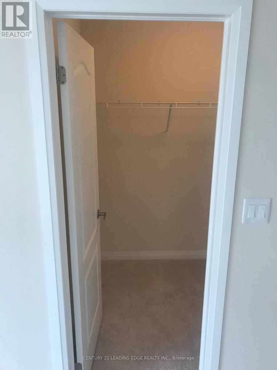 ON - 6 LANDSBOROUGH STREET Image 11